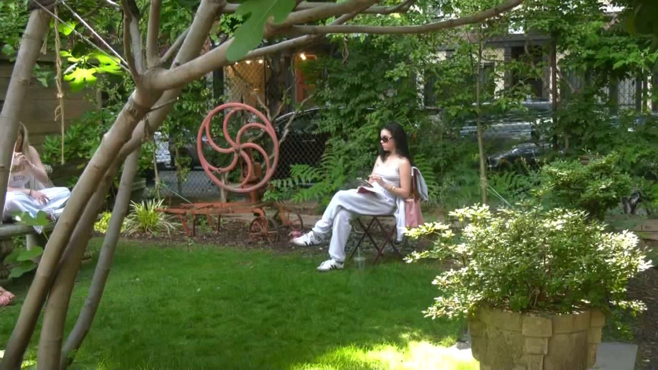 City to build housing over Elizabeth Street Garden